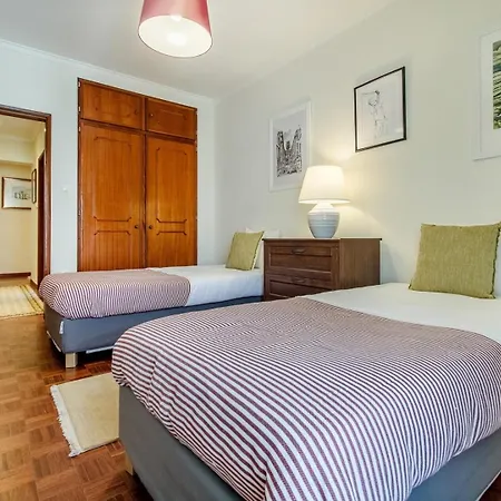 Telheiras Classic Retreat Лісабон