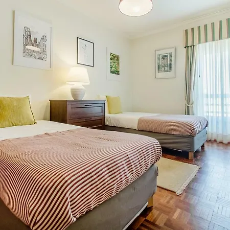 Апартаменти Telheiras Classic Retreat *